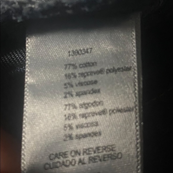 Calvin Klein Women’s roll cuff shorts, size 16 - Picture 9 of 9